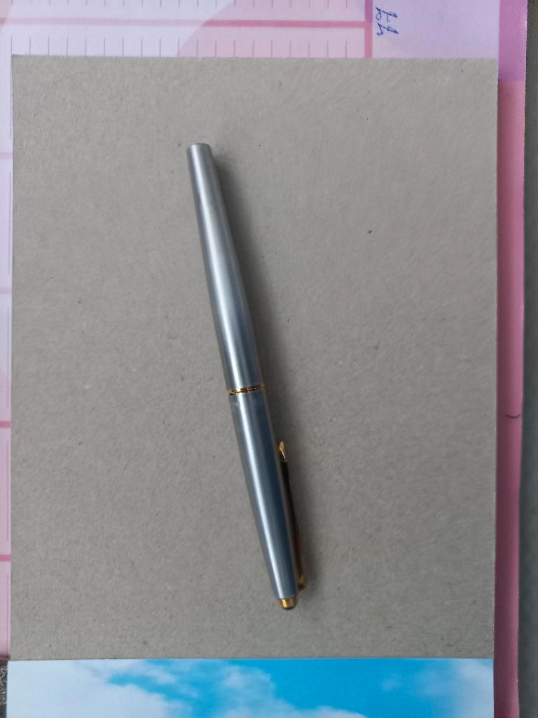 vulpen parker 45 geborsteld stainless steel m. 14 krt. nib, Verzamelen, Pennenverzamelingen, Ophalen of Verzenden, Nieuw, Vulpen