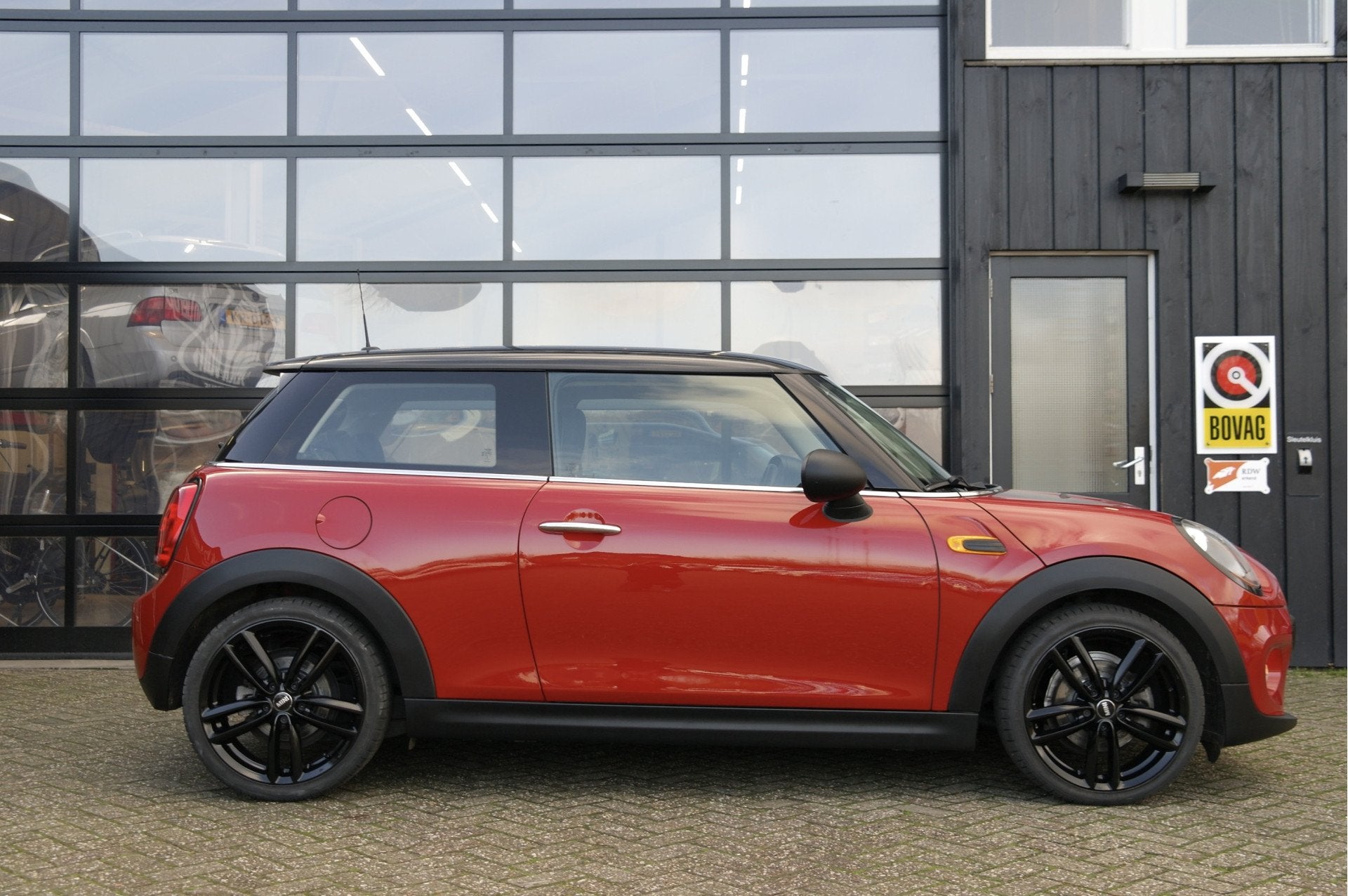 MINI 1.5 One | NL-Auto | 17'' | Airco (bj 2018), Auto's, Mini, Start-stop-systeem, Stof, Gebruikt, 4 stoelen
