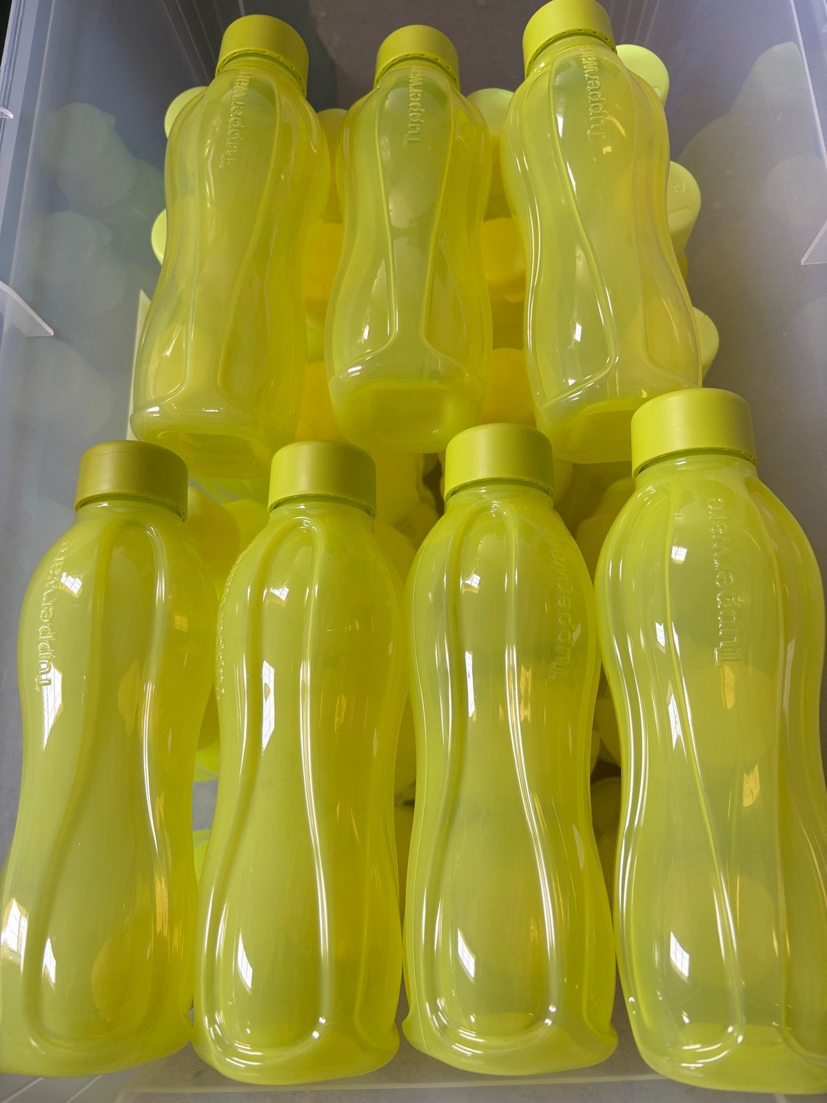Tupperware Ecofles 750ml met draaidop - Nieuw, Geel, Nieuw, Ophalen of Verzenden, Drinkfles