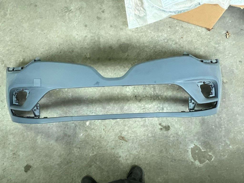 voorbumper clio 620221630r 2016-2019 nieuw orgineel, Gebruikt, Frankrijk, Info@renault.com, Bumper
