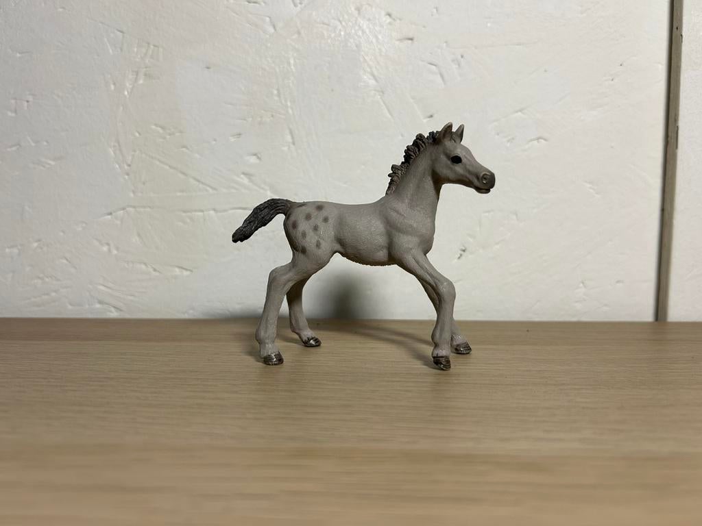 Schleich veulen grijs #17, Verzamelen, Dierenverzamelingen, Ophalen of Verzenden, Zo goed als nieuw, Paard, Beeldje of Figuurtje