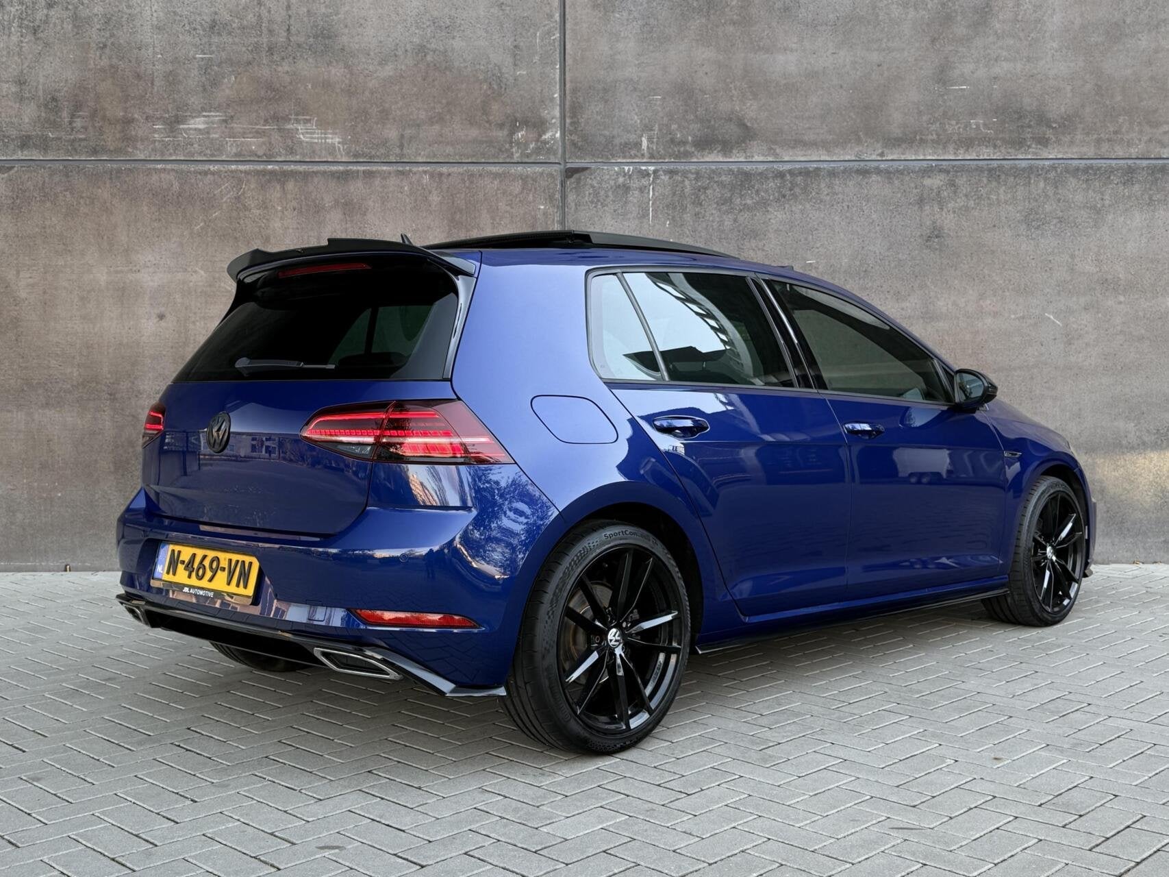 Volkswagen Golf 1.5 TSI Highline Business R-Line | Panorama, Auto's, Dealer onderhouden, 4 cilinders, Blauw, Alcantara