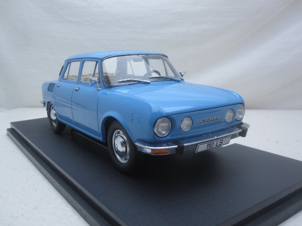 Skoda 110 LS 1971 lichtblauw  1:18 MCG, Ophalen of Verzenden, Nieuw, Auto, Overige merken