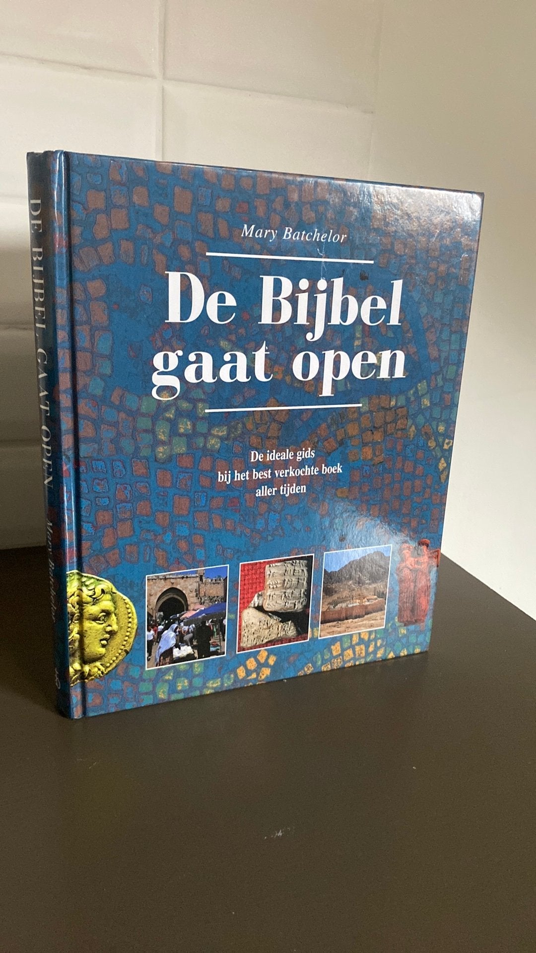 Mary Bachelor - De Bijbel gaat open., Ophalen of Verzenden, Zo goed als nieuw