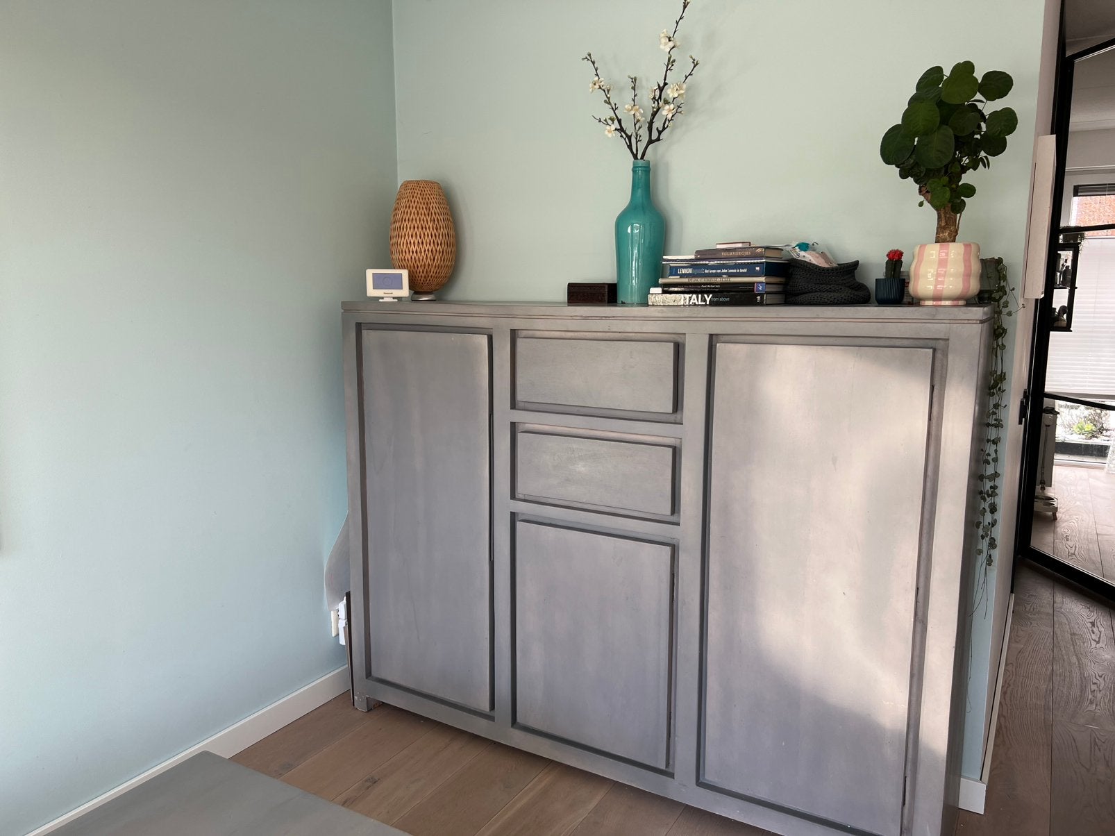 Gratis massief houten kast en salontafel, Ophalen, Gebruikt, 25 tot 50 cm, 150 tot 200 cm