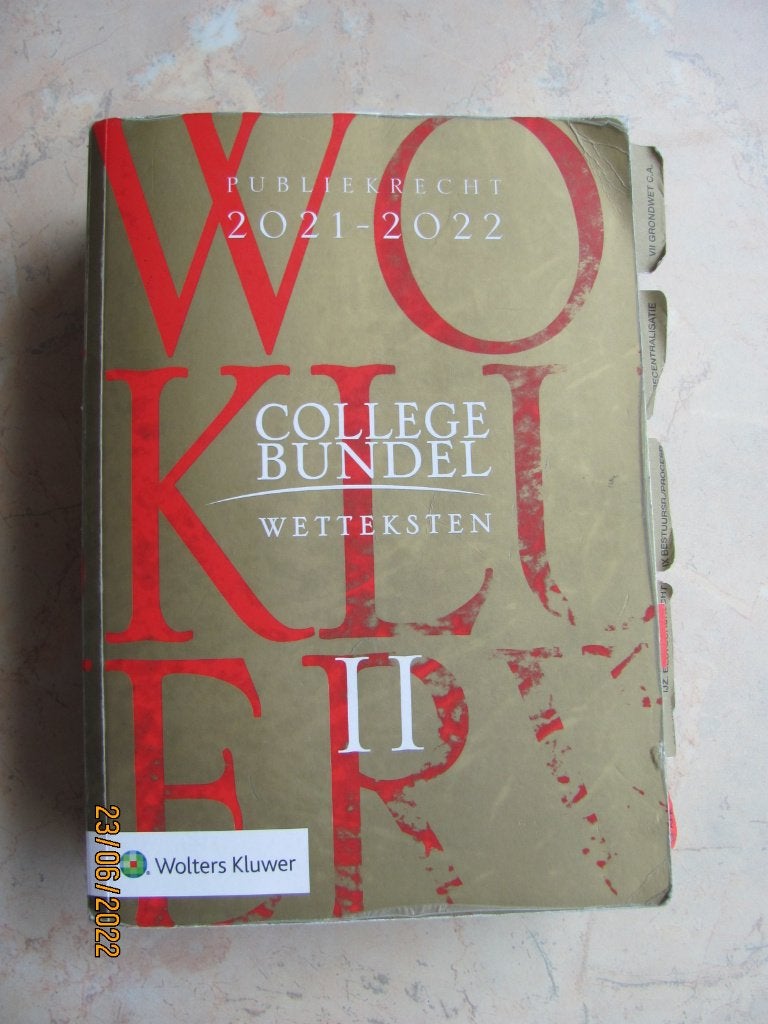 COLLEGEBUNDEL wetteksten deel 2 Publiekrecht 2021-2022 32e d, Gelezen, Ophalen of Verzenden, WO, Redactie H.J. Snijders