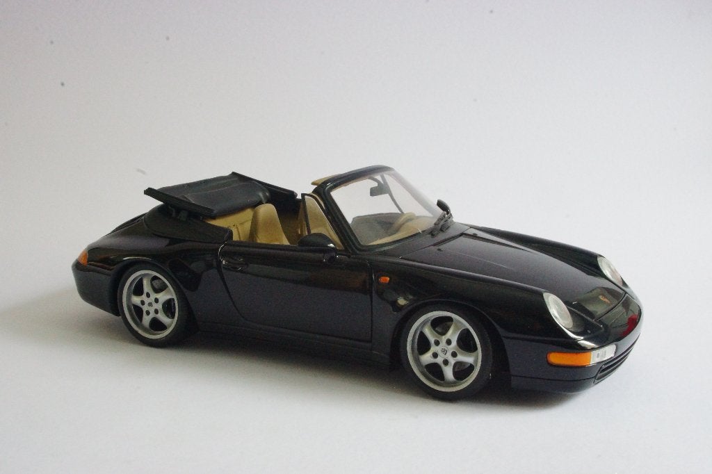 UT Models 1:18 Porsche 911 Cabrio (993), Hobby en Vrije tijd, Modelauto's | 1:18, Ophalen of Verzenden, Zo goed als nieuw, Auto