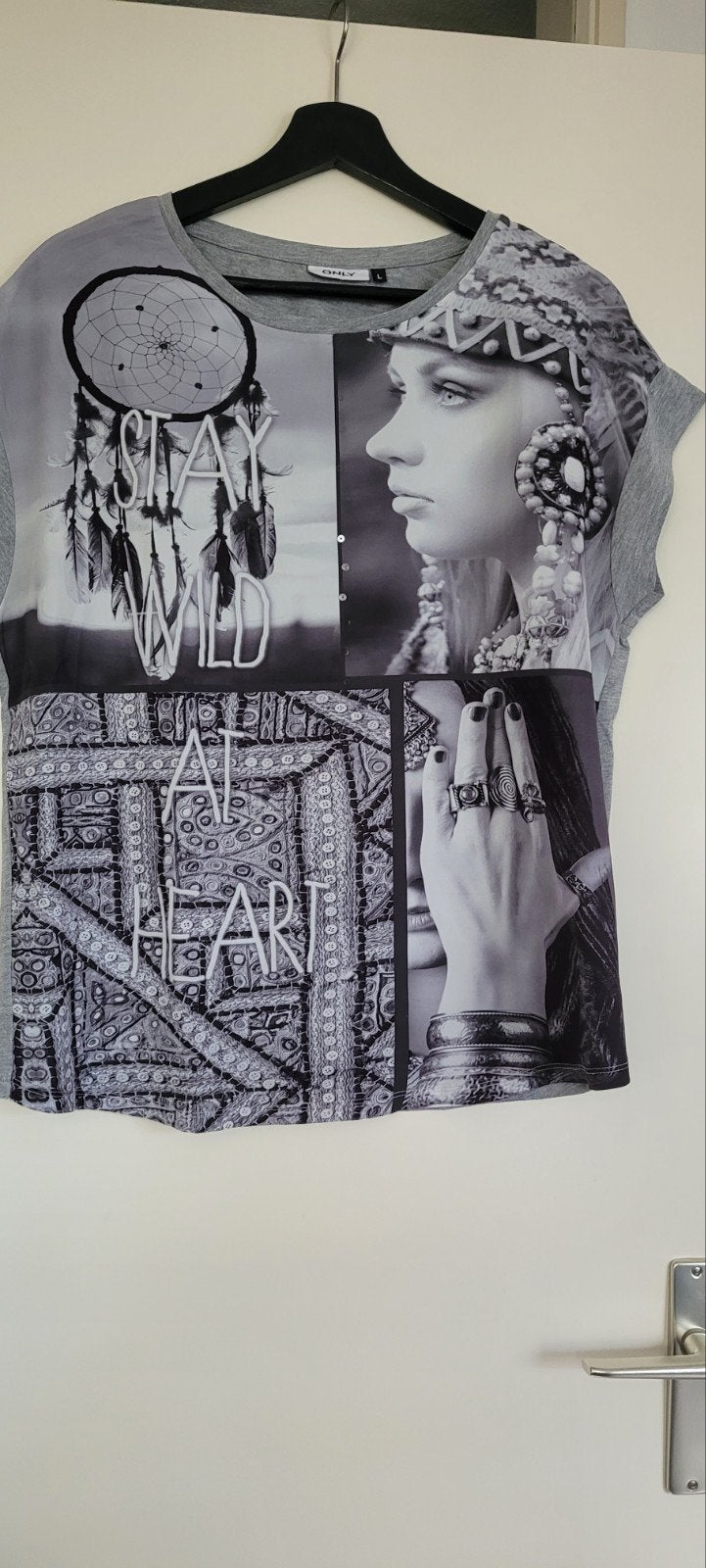ONLY T-shirt met spirituele print - Maat L, Kleding | Dames, T-shirts, Maat 42/44 (L), Ophalen of Verzenden, Korte mouw, Grijs