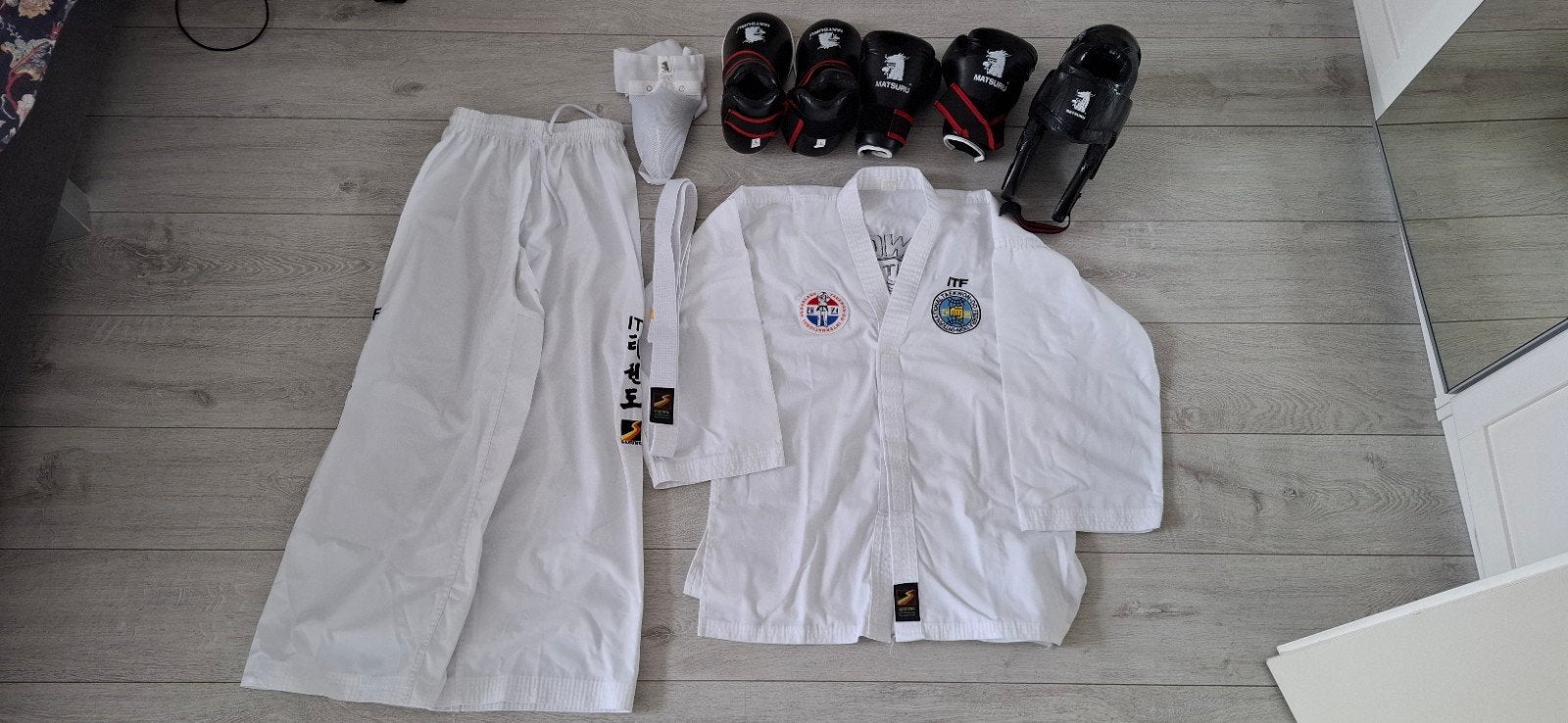 Complete Taekwondo Vechtsport Set - Maat L, Sport en Fitness, Maat L, Ophalen of Verzenden, Zo goed als nieuw, Taekwondo