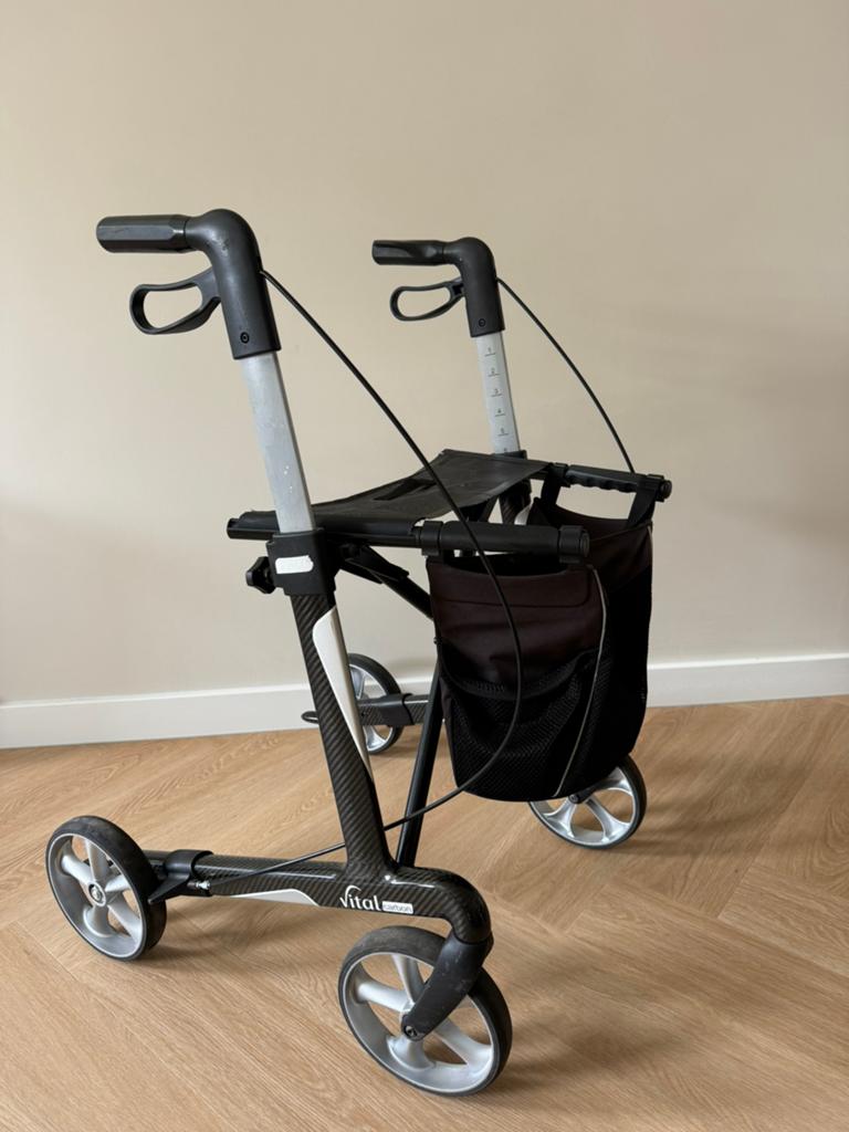 Rollator vital CARBON Ludwig Bertram lichtgewicht, Diversen, Rollators, Gebruikt, Lichtgewicht, Opvouwbaar, Ophalen