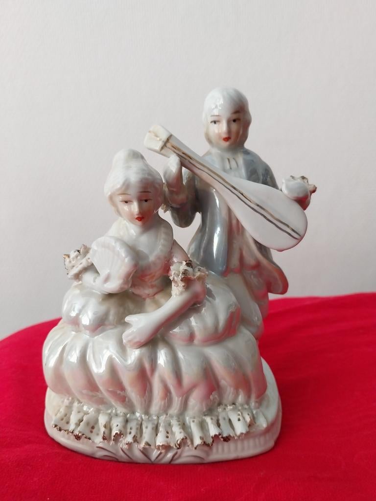 Vintage porseleinen beeldje: Muzikaal stel, Ophalen, Groep mensen, Minder dan 20 cm, Steen of Keramiek