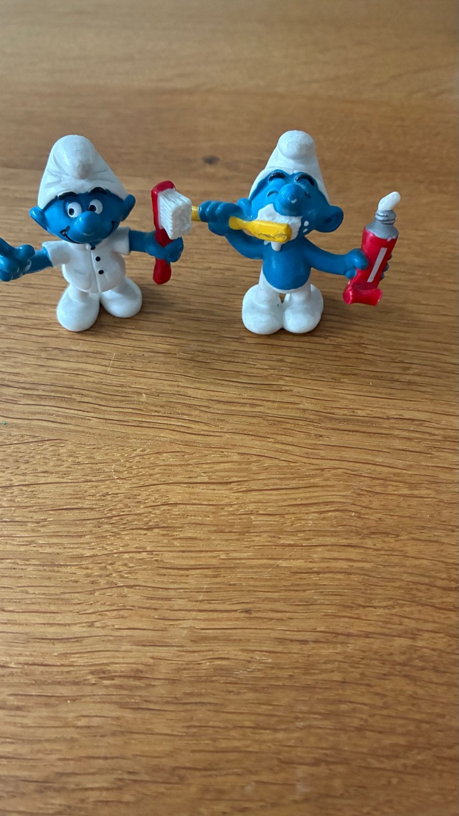 Smurfen beeldjes: Dokter Smurf en Smurf tandenpoetsend, Verzamelen, Ophalen of Verzenden, Gebruikt, Verschillende Smurfen, Poppetje, Figuurtje of Knuffel