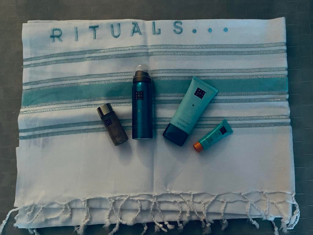 Superleuke Rituals strand set : hammamdoek met travelsize, Ophalen of Verzenden, Nieuw, Overige typen