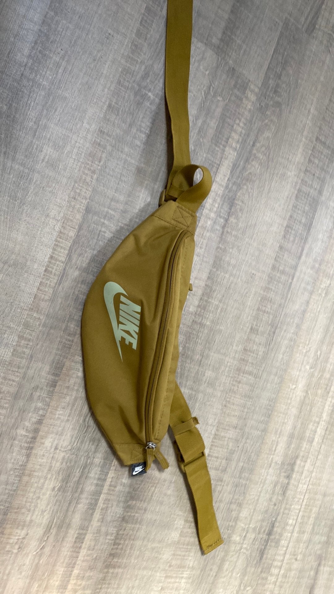 Nike borsttas, Ophalen of Verzenden, Zo goed als nieuw, Overige kleuren