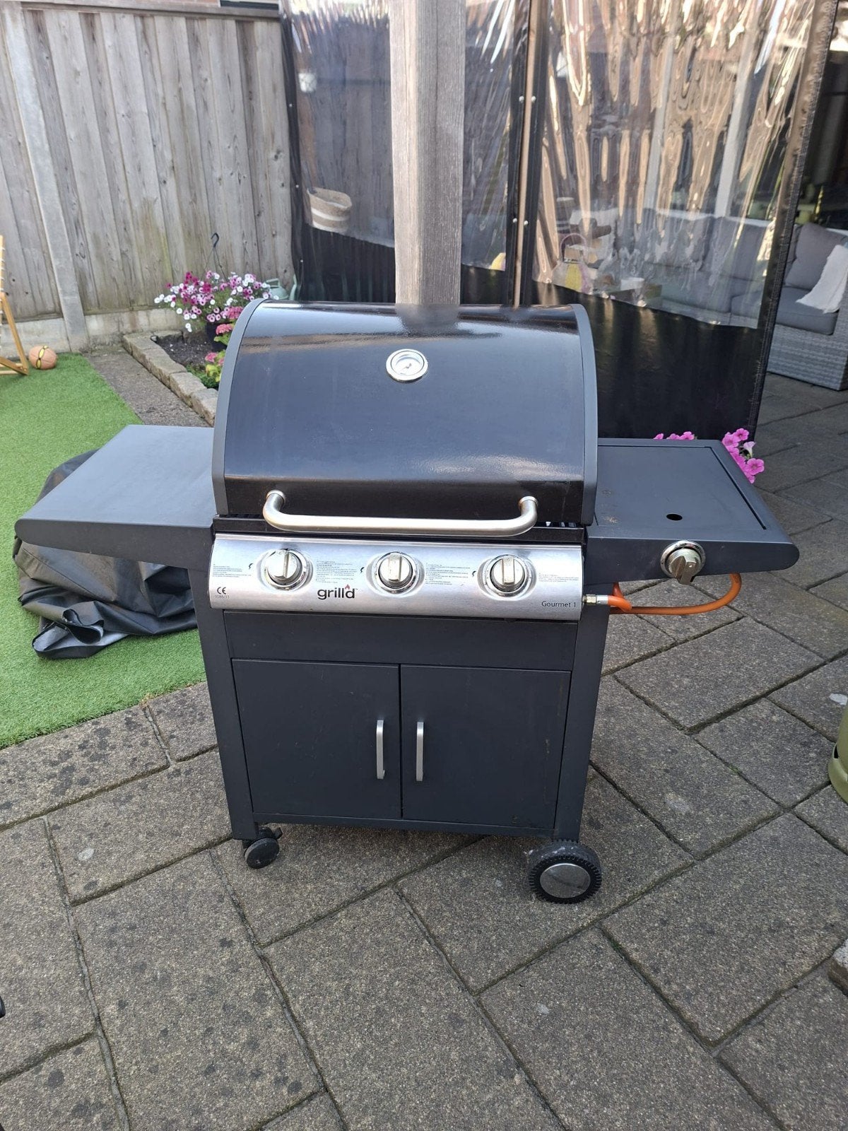 Grote Grill'd gas BBQ met extra kookpit en gasfles, Ophalen of Verzenden, Gebruikt, Grillz