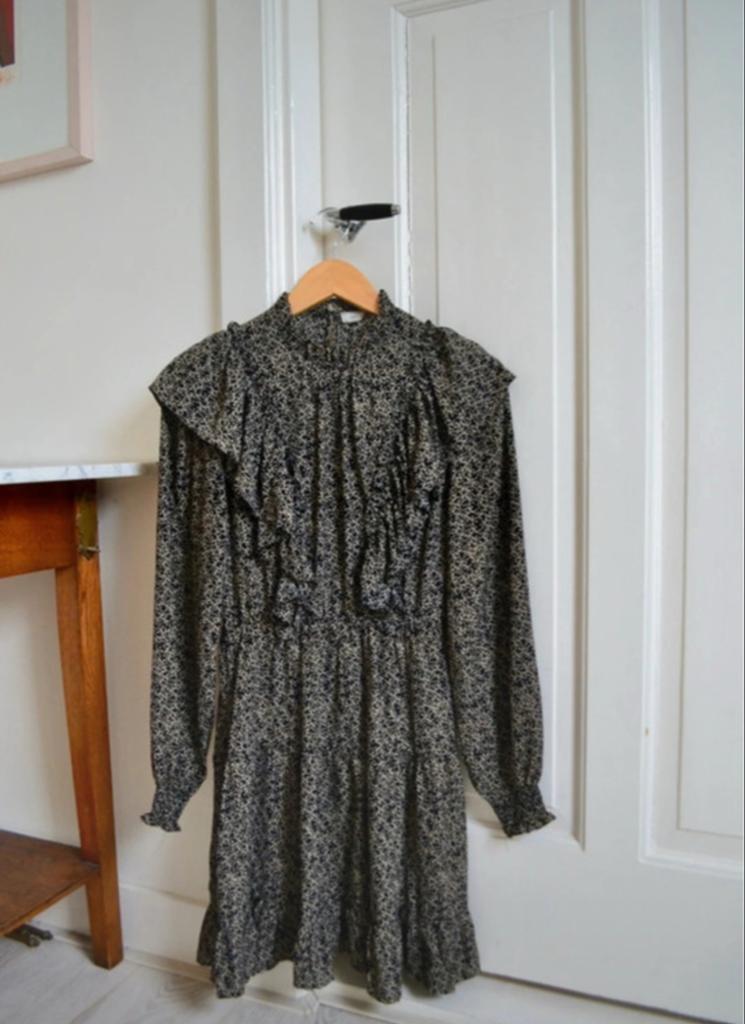 Vera & Lucy jurk met bloemenprint en ruches, Zwart, Ophalen of Verzenden, Zo goed als nieuw, Maat 36 (S)