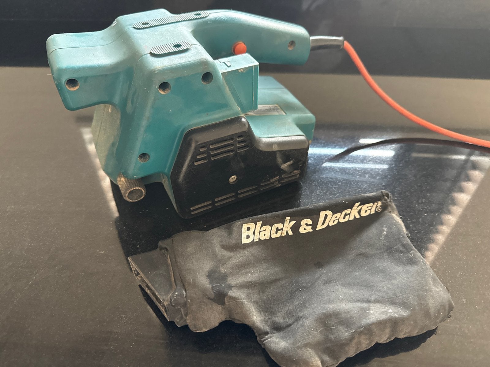 Black & Decker Bandschuurmachine 500W - Gebruikt, Ophalen of Verzenden, Gebruikt, Minder dan 600 watt, Bandschuurmachine