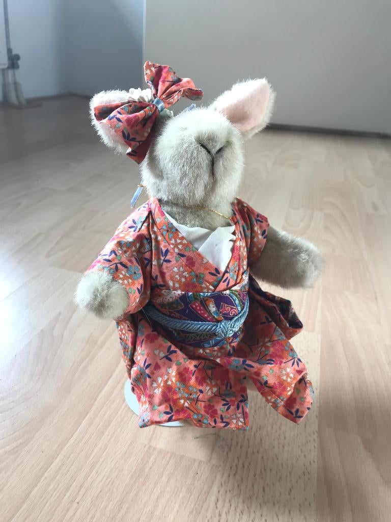 Muffy Vanderbear - Hoppy Kyoto Blossoms in kimono, Ophalen of Verzenden, Zo goed als nieuw, Stoffen beer, Overige merken