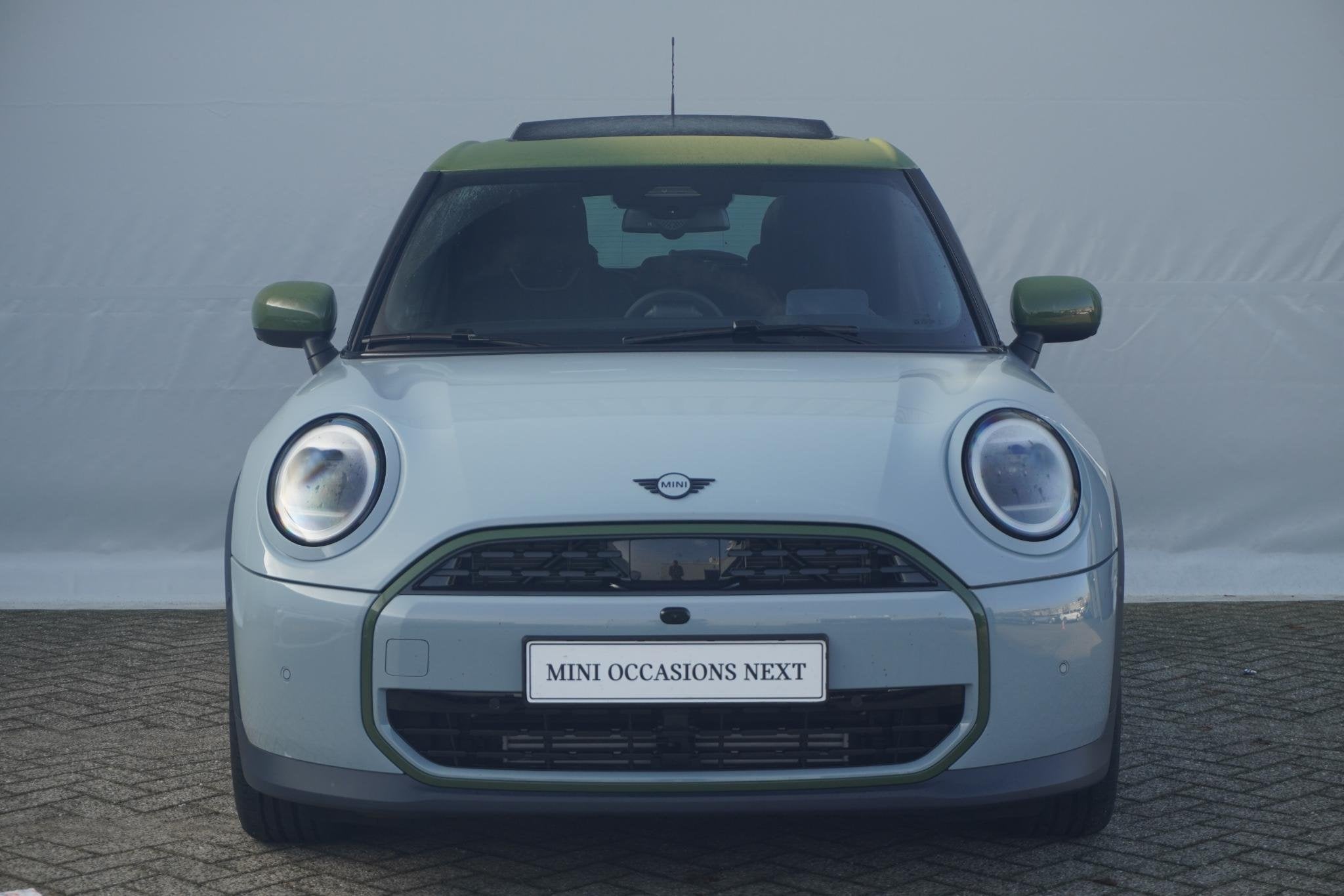 MINI 5-Deurs Cooper C Paul Smith Edition | Pakket L | Harman, Gebruikt, 156 pk, Met garantie (alle), Leder en Stof