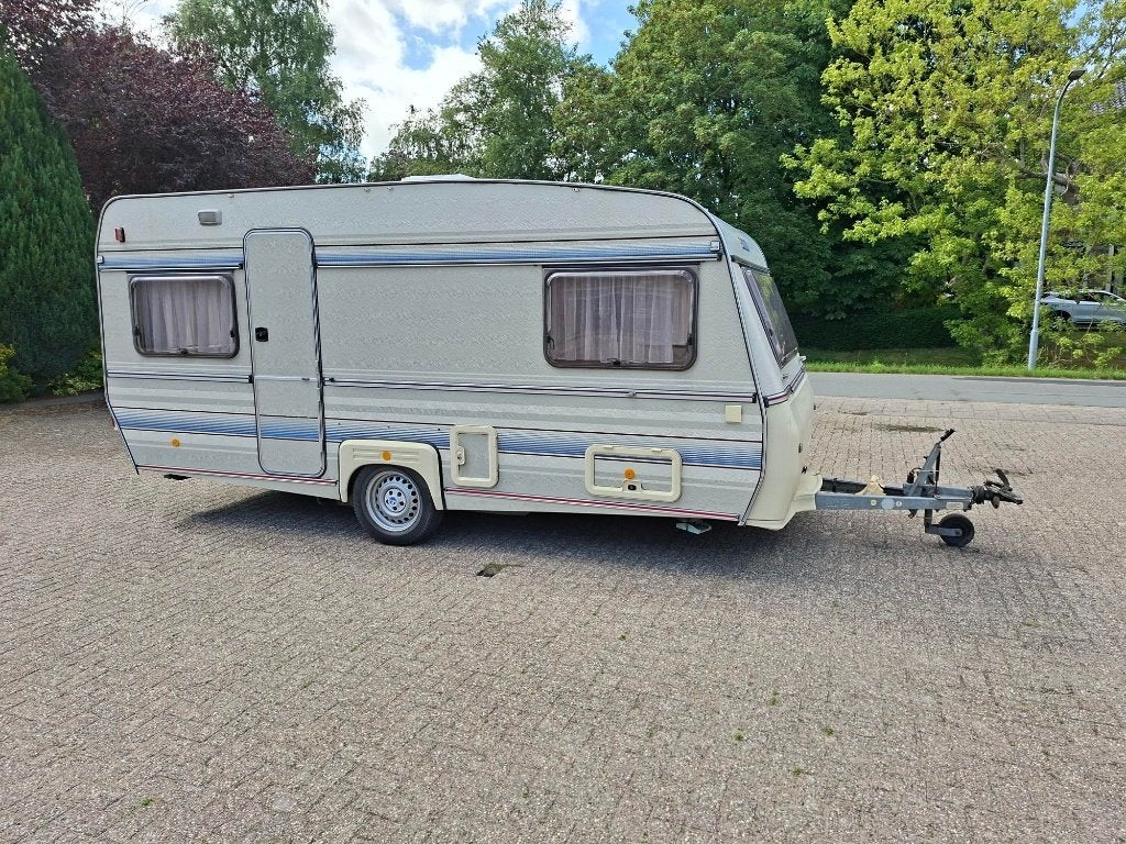 Wilk de Luxe Caravan  Rondzit + Dwarsbed,  Voortent + Luifel, Rondzit, 750 - 1000 kg, Particulier, Wilk