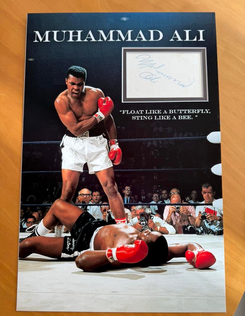 Muhammad Ali - Originele handtekening, Verzamelen, Muziek, Artiesten en Beroemdheden, Zo goed als nieuw, Foto of Kaart, Ophalen of Verzenden