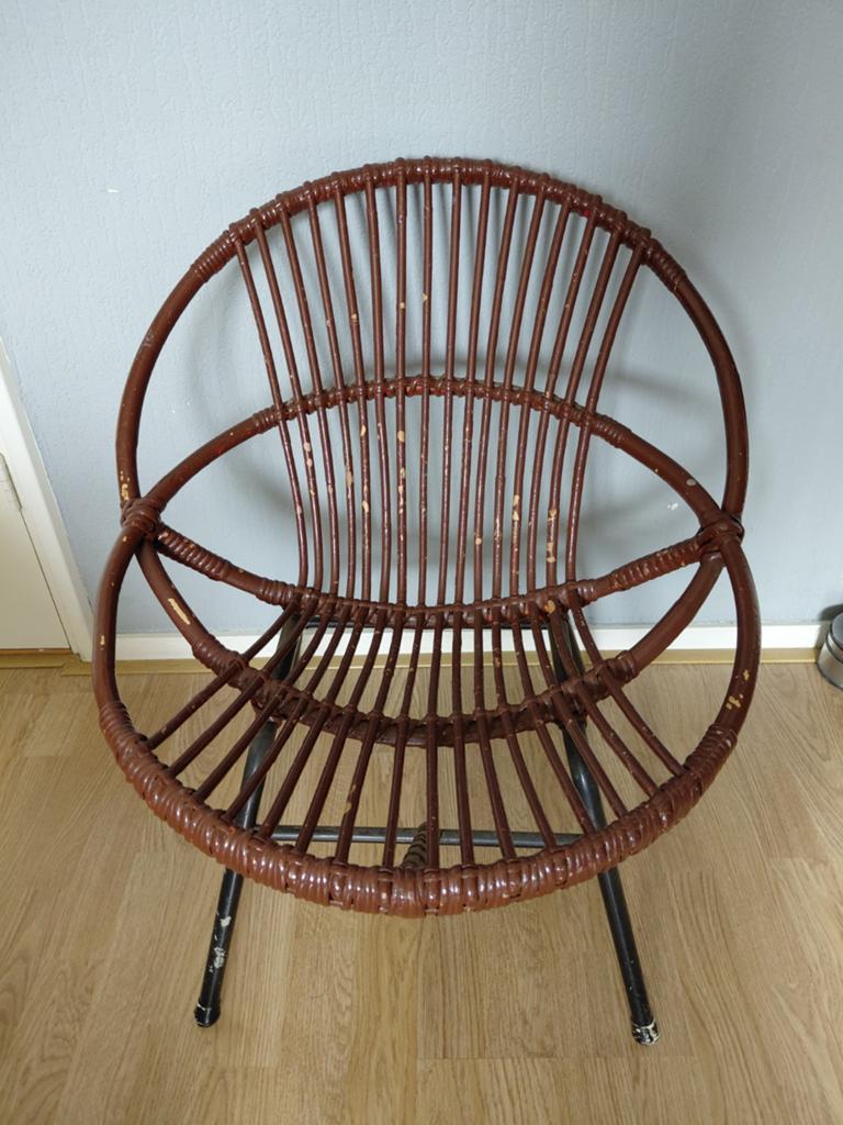 Rotan stoeltje, Ophalen