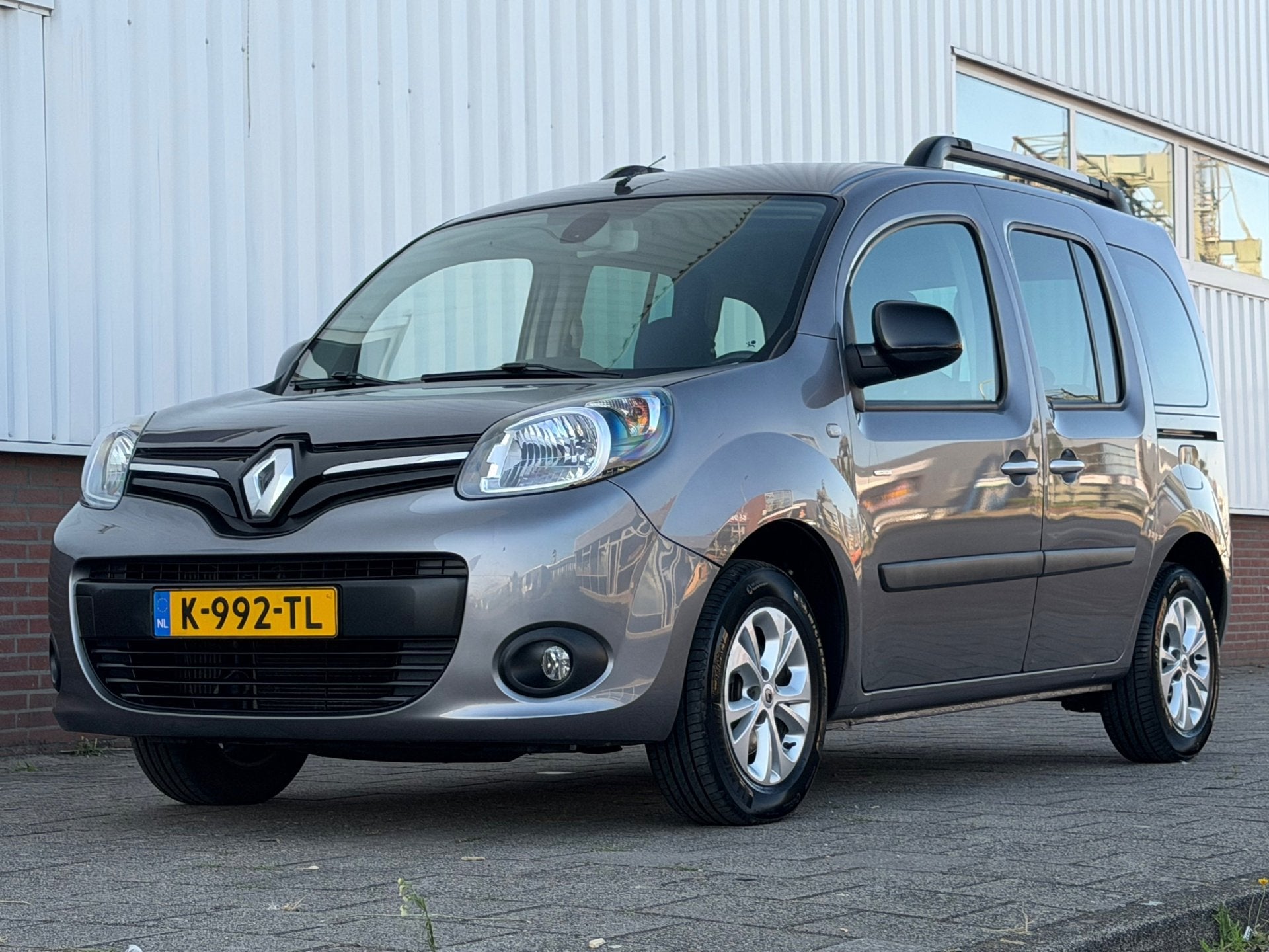 Renault Kangoo Family 1.2 TCe Automaat Airco, Auto's, Gebruikt, 4 cilinders, Bedrijf, Kangoo