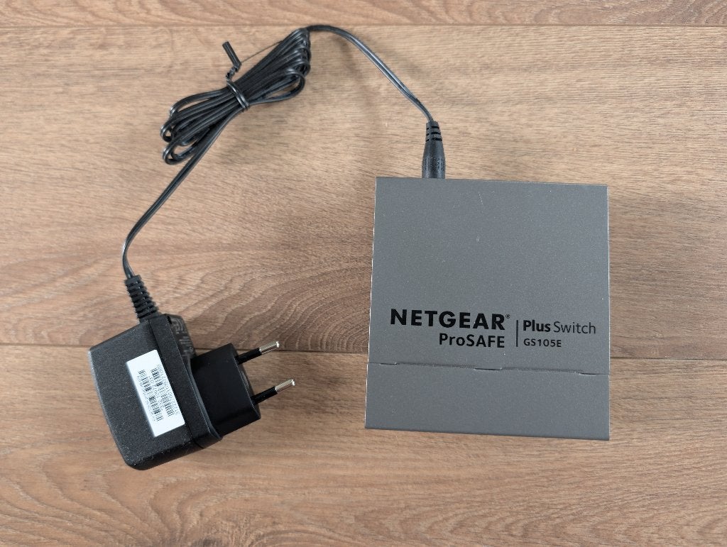 Netgear ProSAFE GS105E Managed Switch, Computers en Software, Ophalen of Verzenden, Gebruikt