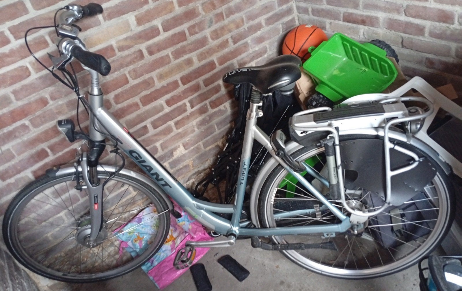 VEILING! GIANT fiets (defect) met 2 opladers en 3 accus, Ophalen, Gebruikt, Giant