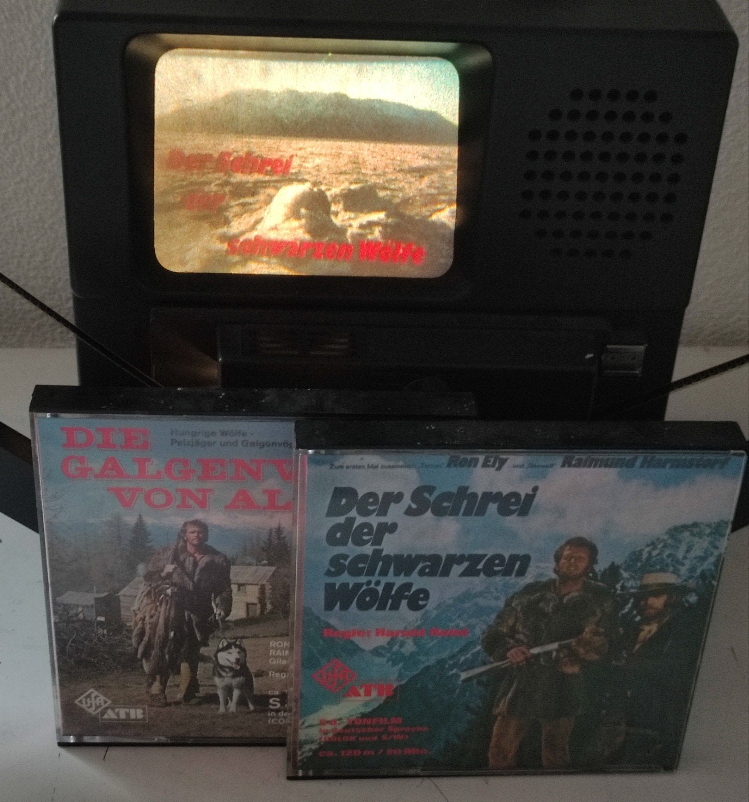 Super 8 DE SCHREEUW VAN DE ZWARTE WOLVEN 1972 kleur sound, Audio, Tv en Foto, Filmrollen, Ophalen of Verzenden, 8mm film