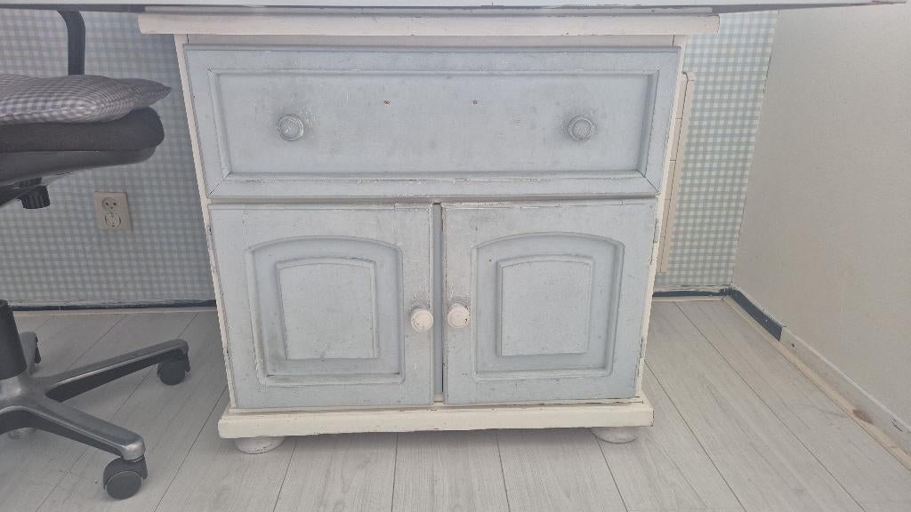 Stevige houten kast, Kinderen en Baby's, Kinderkamer | Commodes en Kasten, Ophalen, Gebruikt, 50 tot 70 cm, 105 cm of meer