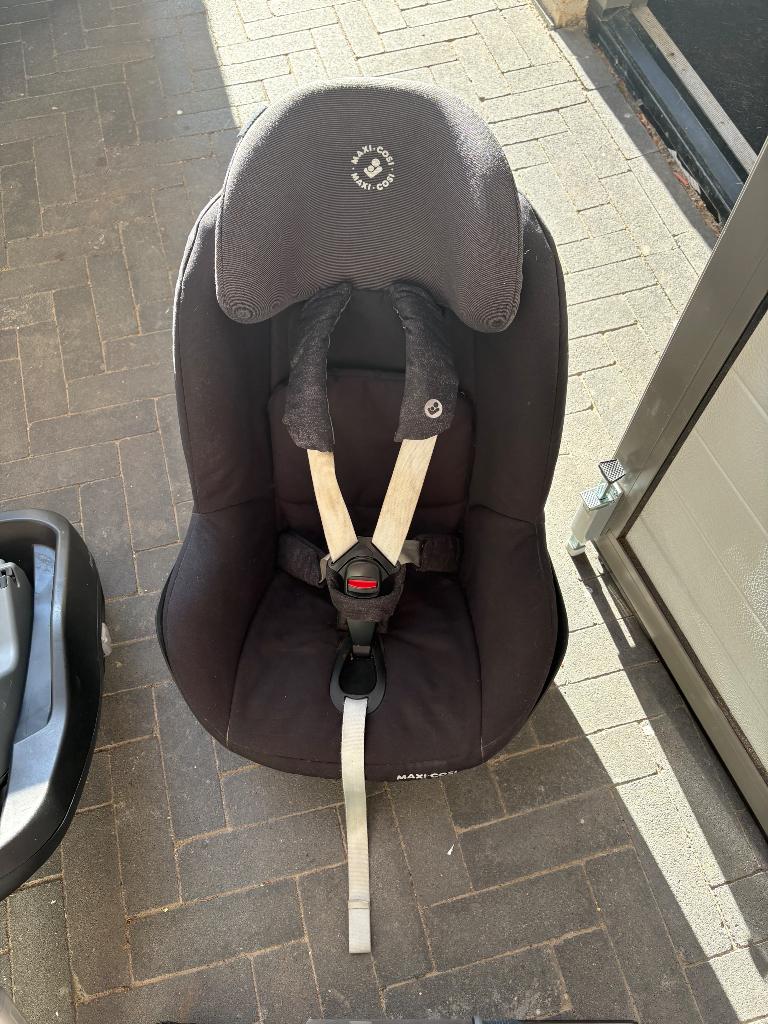 Maxi cosi Pearl met Isofixbase, Kinderen en Baby's, Autostoeltjes, Zo goed als nieuw, Maxi-Cosi, 0 t/m 18 kg, Isofix, Verstelbare rugleuning