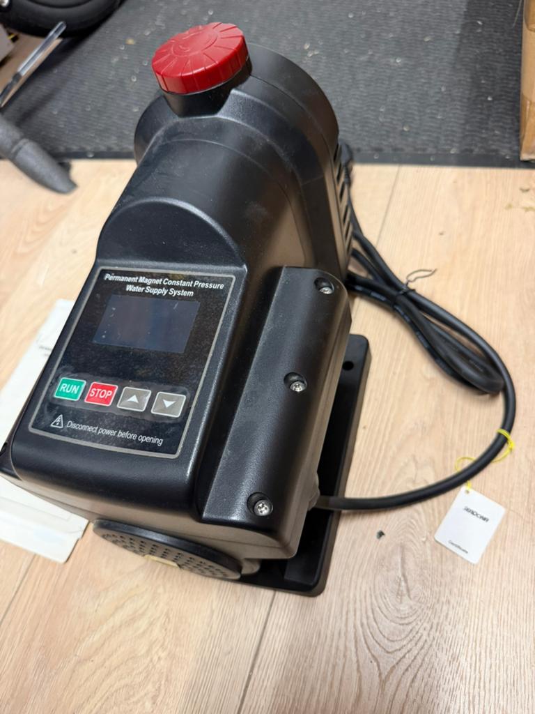 Waterpomp elektronisch, druk instelbaar 80L/min 0,75PK 8 bar, Tuin en Terras, Waterpompen, Zo goed als nieuw, Beregeningspomp