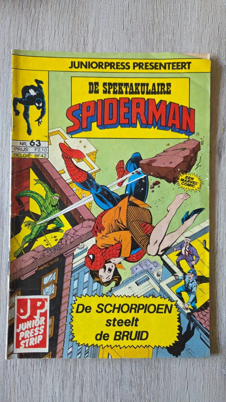 De Spektakulaire Spiderman nummer 63 - Juniorpress, Boeken, Gelezen, Amerika, Ophalen of Verzenden, Meerdere comics