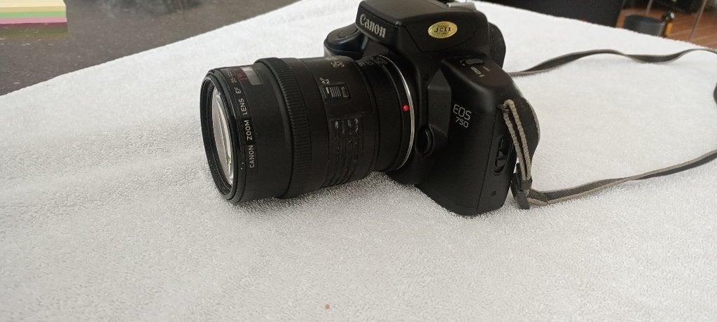 canon camera EOS 750 met zoom lens 35 - 105, Audio, Tv en Foto, Fotocamera's Analoog, Ophalen, Zo goed als nieuw, Spiegelreflex