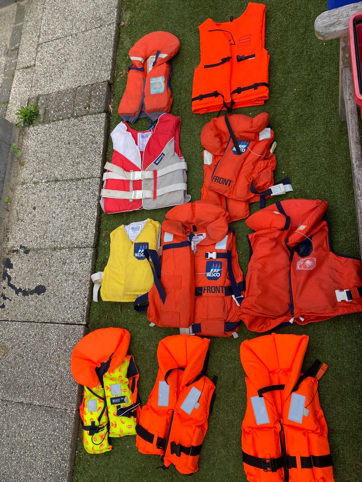 Gratis gebuikte  / oude zwemvesten DECORATIE, Ophalen, Gebruikt, Reddingsvest of Zwemvest