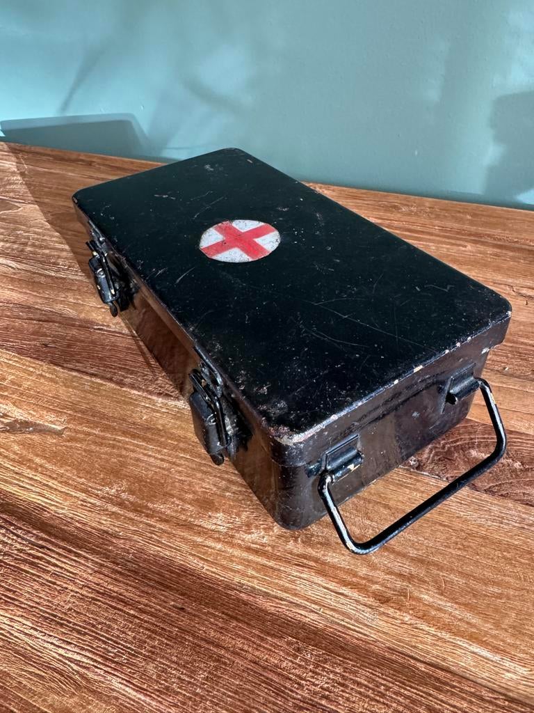 Leger verbandkist, Verzamelen, Militaria | Tweede Wereldoorlog, Ophalen of Verzenden, Landmacht, Overige gebieden, Kist of Geocache