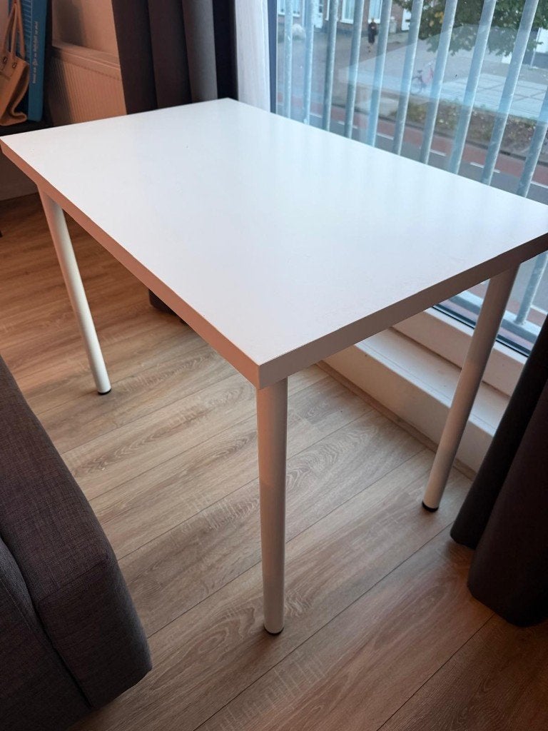 Bureau IKEA, Ophalen, Scandinavisch, Spaanplaat of MDF, Zo goed als nieuw
