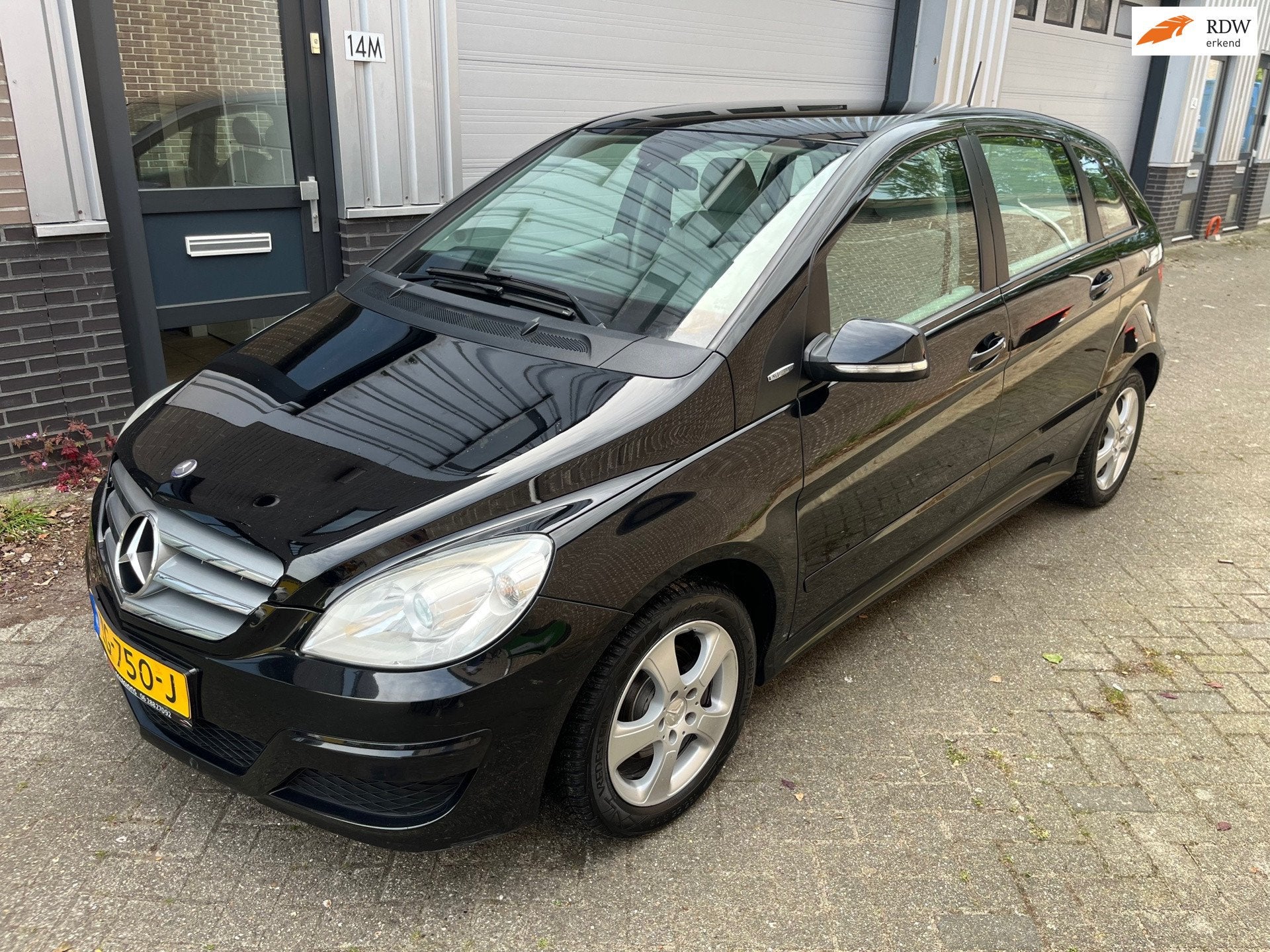 Mercedes-Benz B-klasse 150 BlueEFFICIENCY! Airco! Nette auto, Auto's, Voorwielaandrijving, Stof, Beige, Zwart