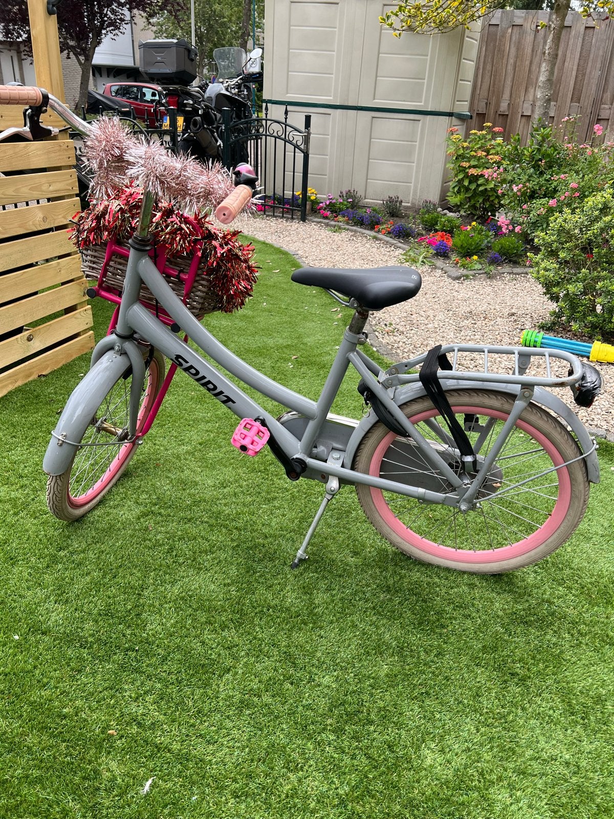 Spirit kinderfiets 20 inch - grijs/roze, Fietsen en Brommers, Terugtraprem, Gebruikt, Ophalen of Verzenden, Handrem