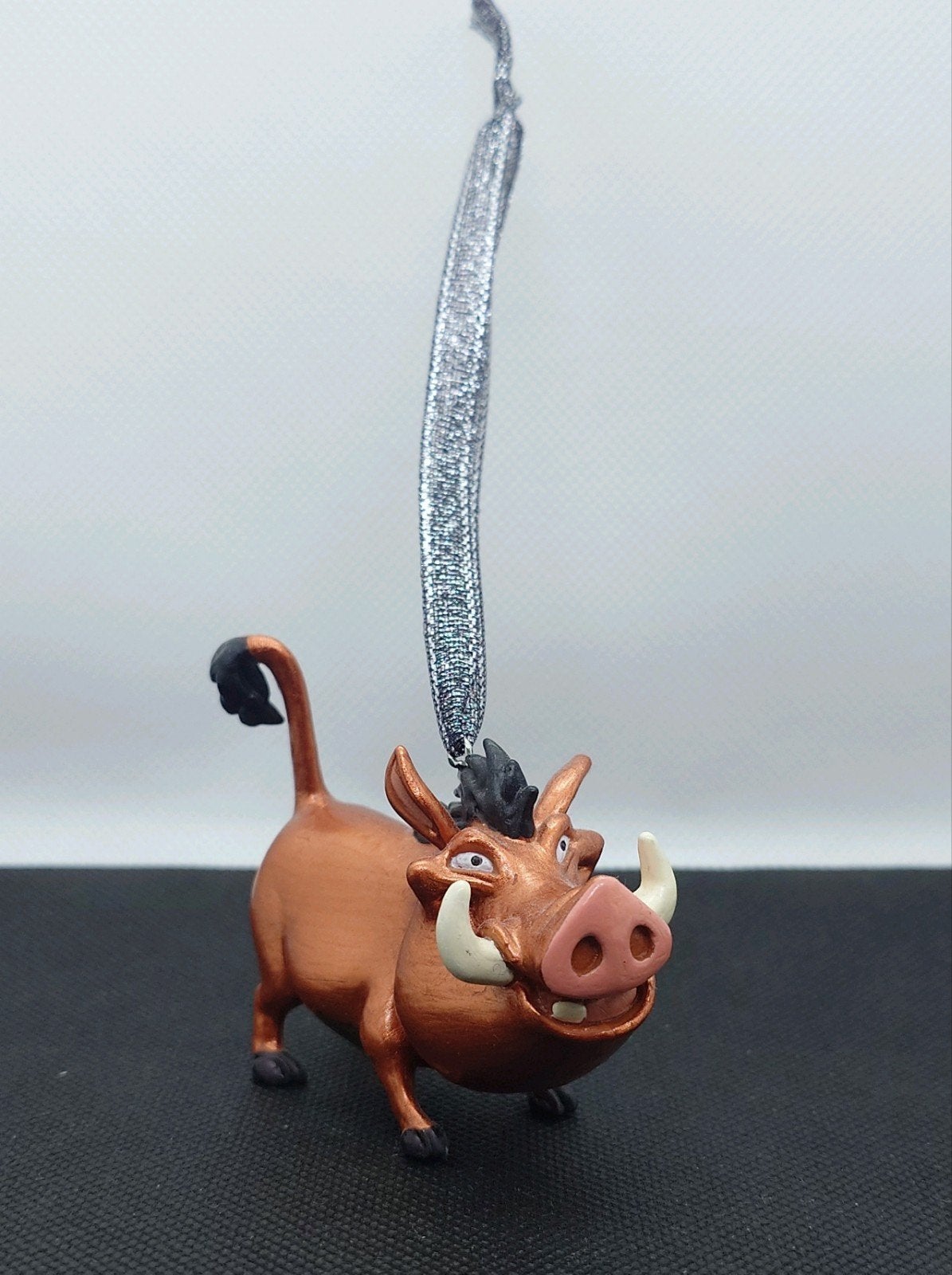 Disney Pumba kerst ornament hanger kerstbal, Verzamelen, Disney, Ophalen of Verzenden, Leeuwenkoning of Jungle Boek, Zo goed als nieuw
