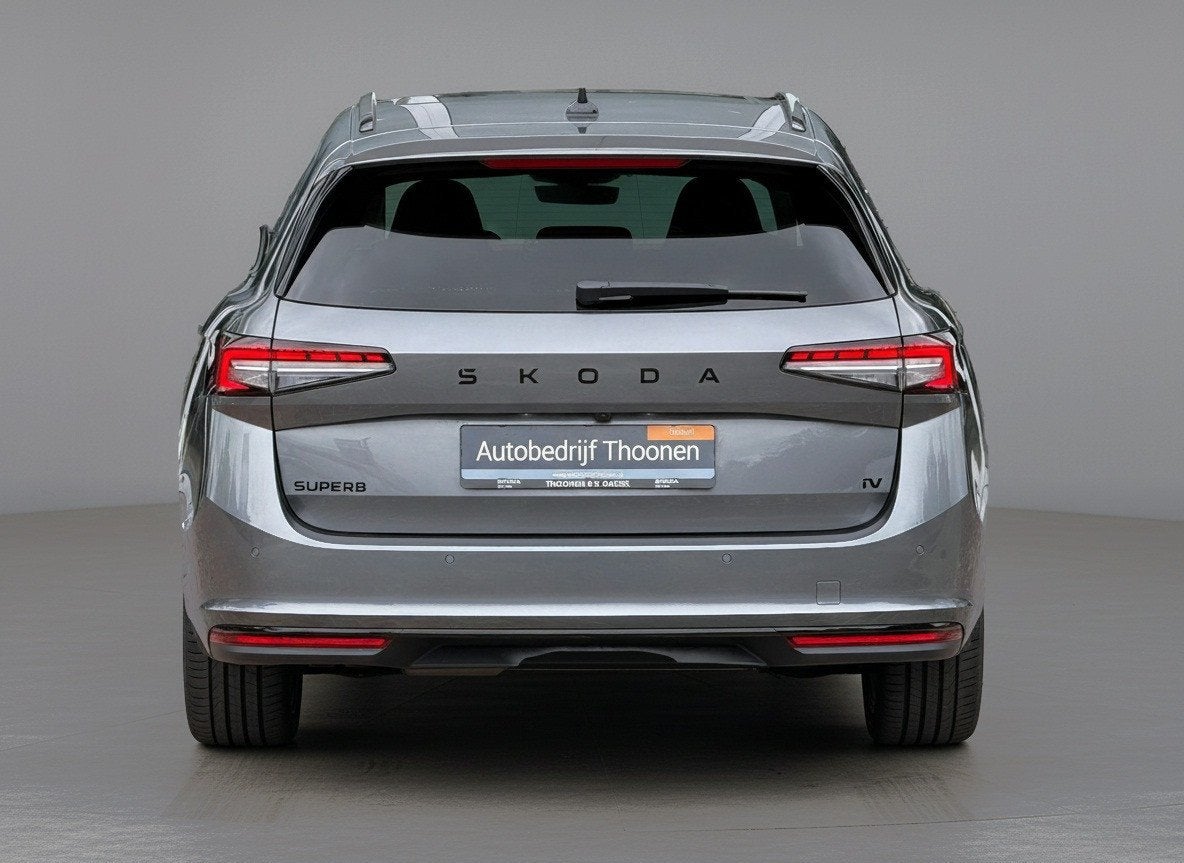 Skoda Superb 1.5 TSI PHEV Sportline Business | Trekhaak | Le, Auto's, 4 cilinders, Bedrijf, 1747 kg, Te koop
