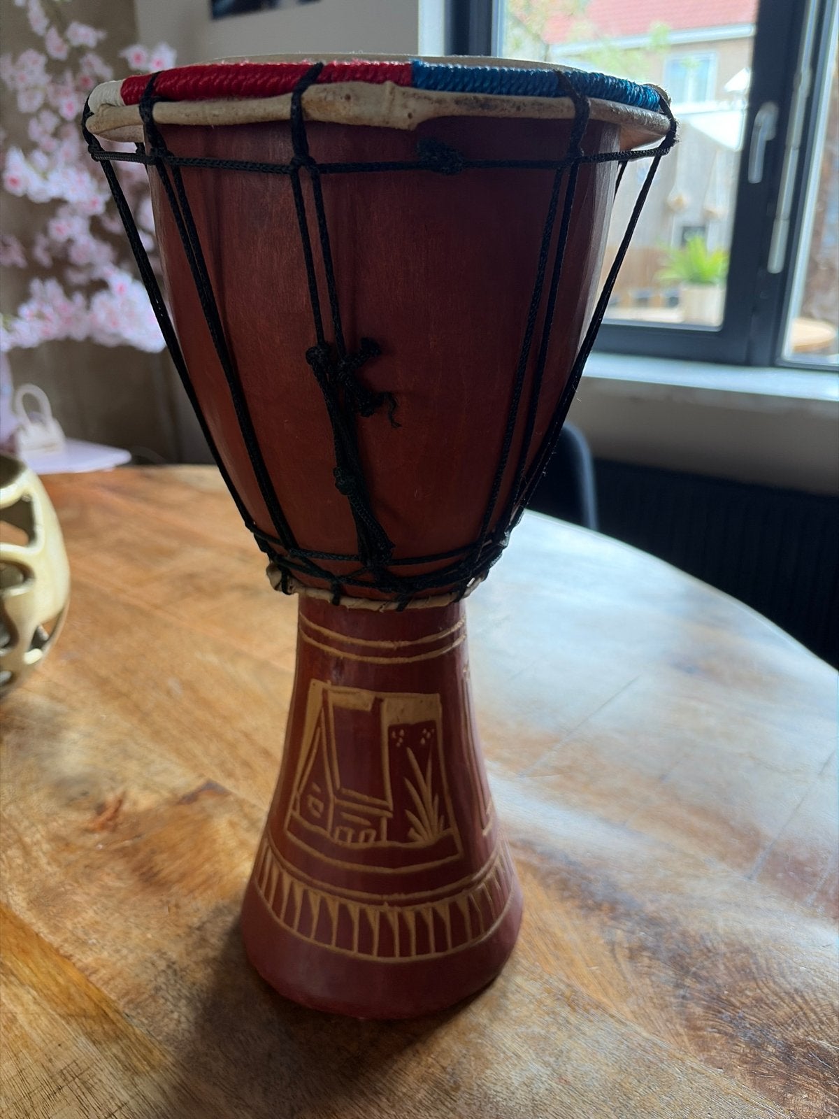Mooie Djembe drum - Handgemaakt en decoratief, Muziek en Instrumenten, Percussie, Ophalen of Verzenden, Gebruikt, Trommel
