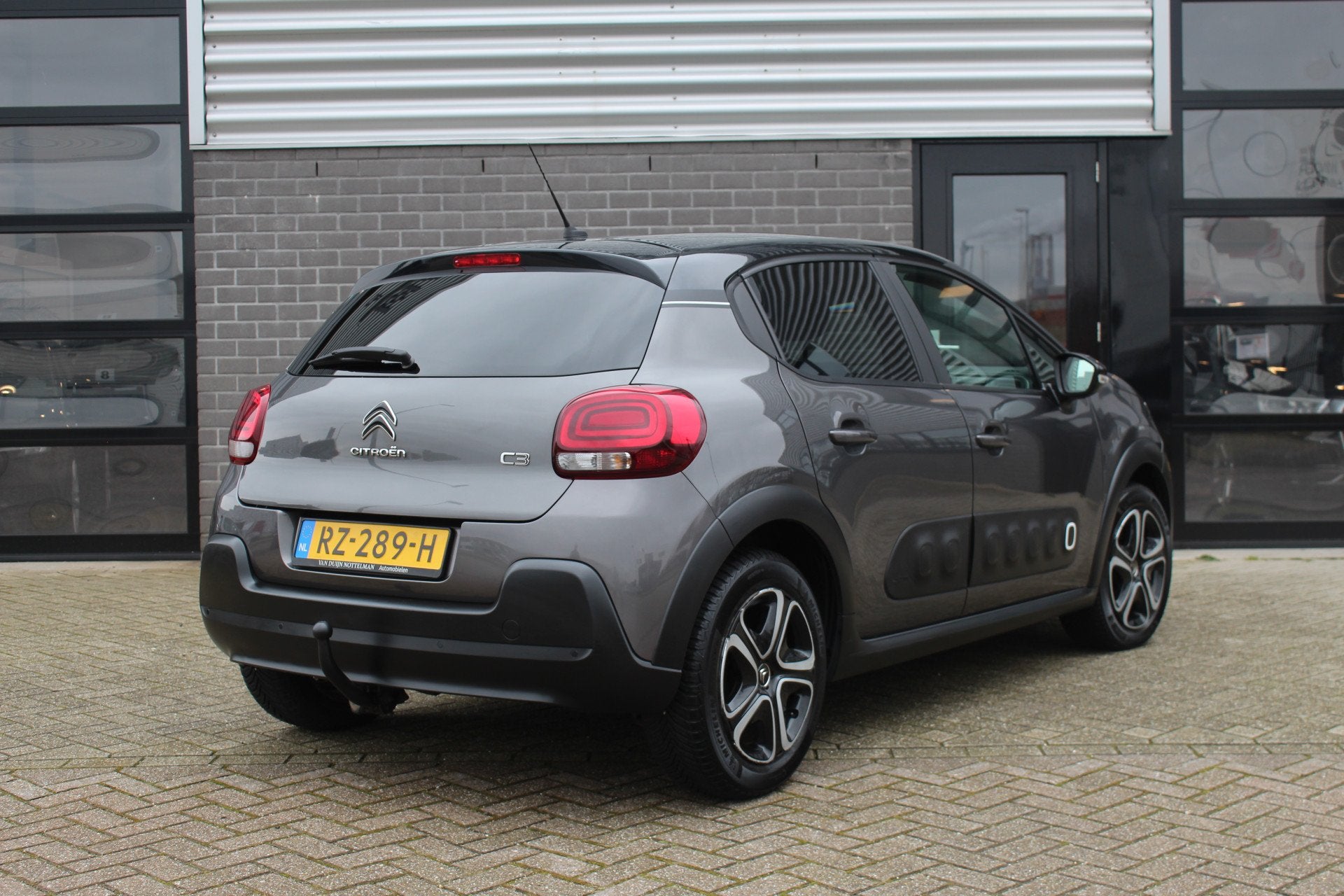 Citroën C3 1.2 PureTech Feel Edition / Carplay / Trekhaak /, Auto's, Dealer onderhouden, 1199 cc, Met garantie (alle), 82 pk