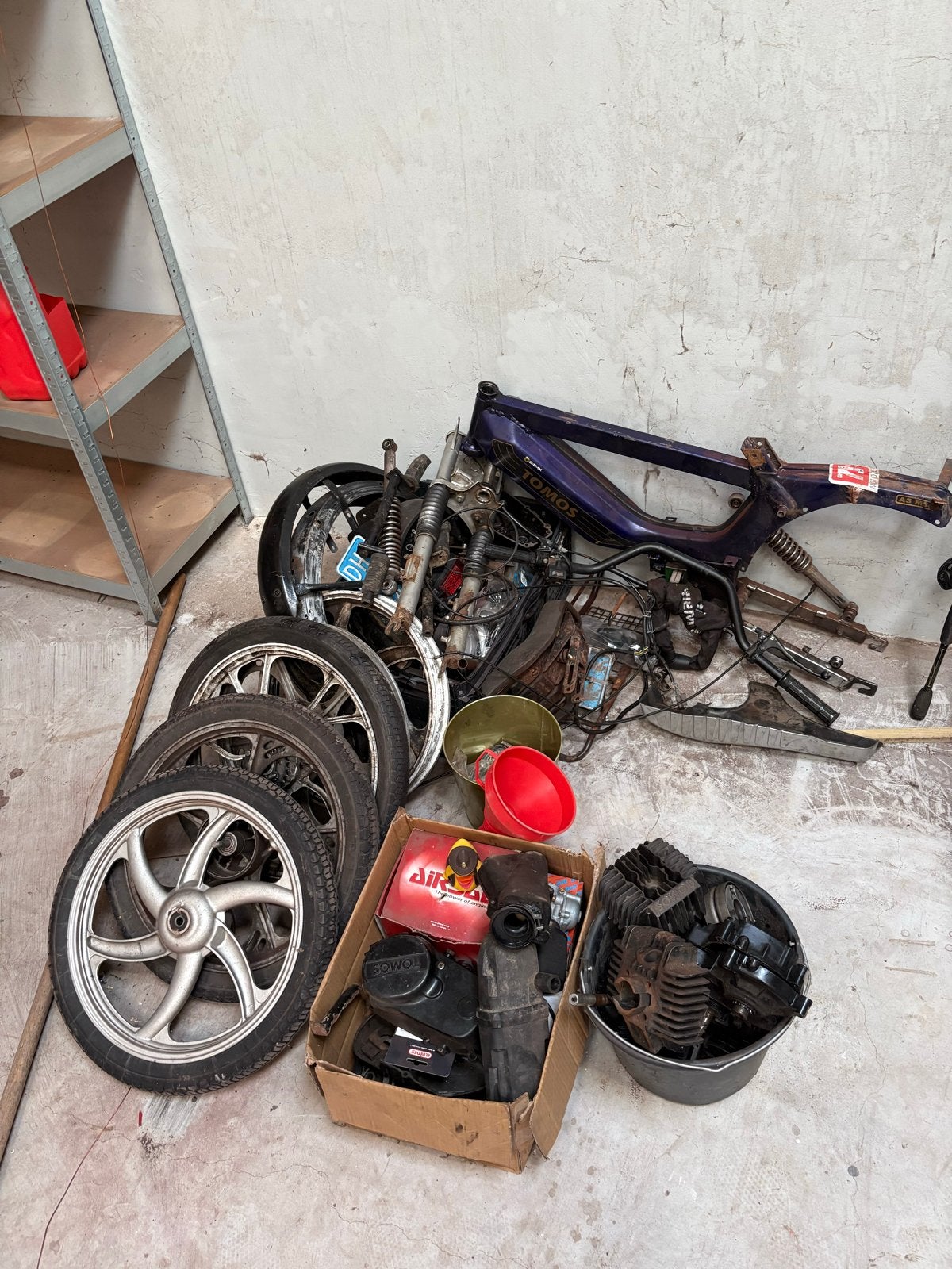 Tomos onderdelen: frame, wielen, motorblok en meer, Ophalen, Gebruikt, Blok