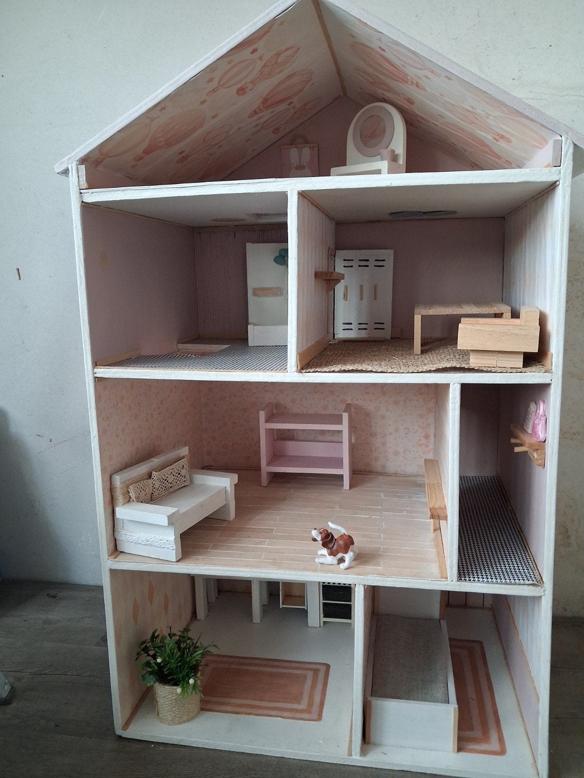 Groot en gedetailleerd poppenhuis met meubels, Ophalen of Verzenden, Gebruikt, Poppenhuis