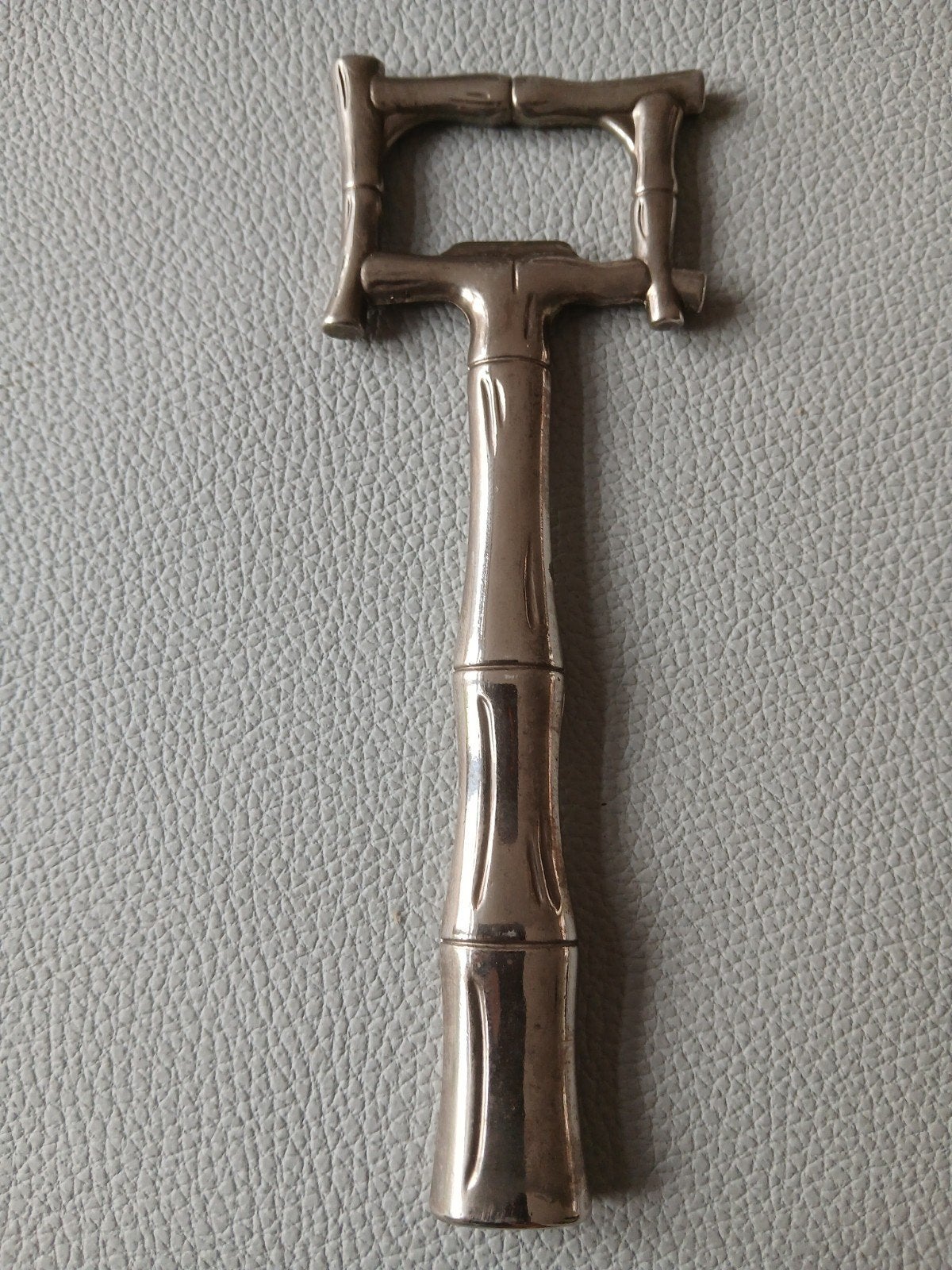 Titel:Vintage Hollywood Regency Flesopener,Verzilverd bamboe, Ophalen of Verzenden