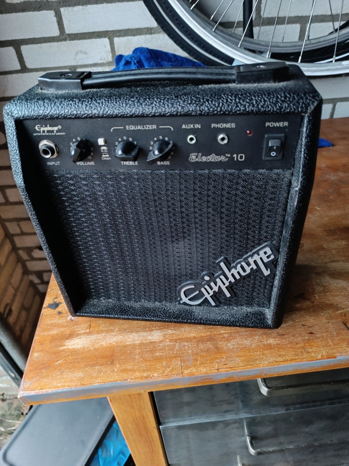 Epiphone Electar 10 gitaarversterker - Klein en Compact, Muziek en Instrumenten, Ophalen, Gebruikt, Gitaar, Minder dan 50 watt