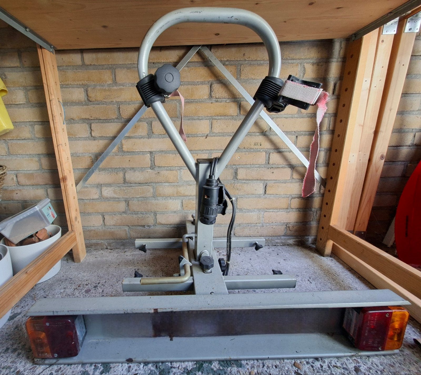 Fietsendrager met verlichting, Ophalen, Gebruikt, Trekhaakdrager
