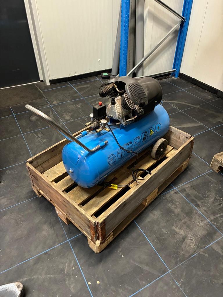 Goed werkende Airpress compressor HL425-100, Ophalen, Gebruikt, 200 tot 400 liter/min, Mobiel